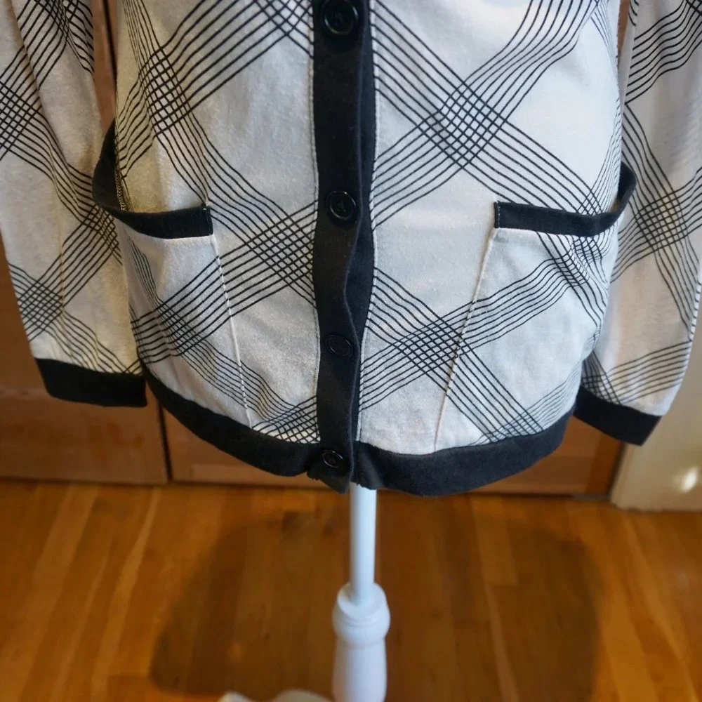 💚 URBAN OUTFITTERS Stripe Pattern Cardigan (M)